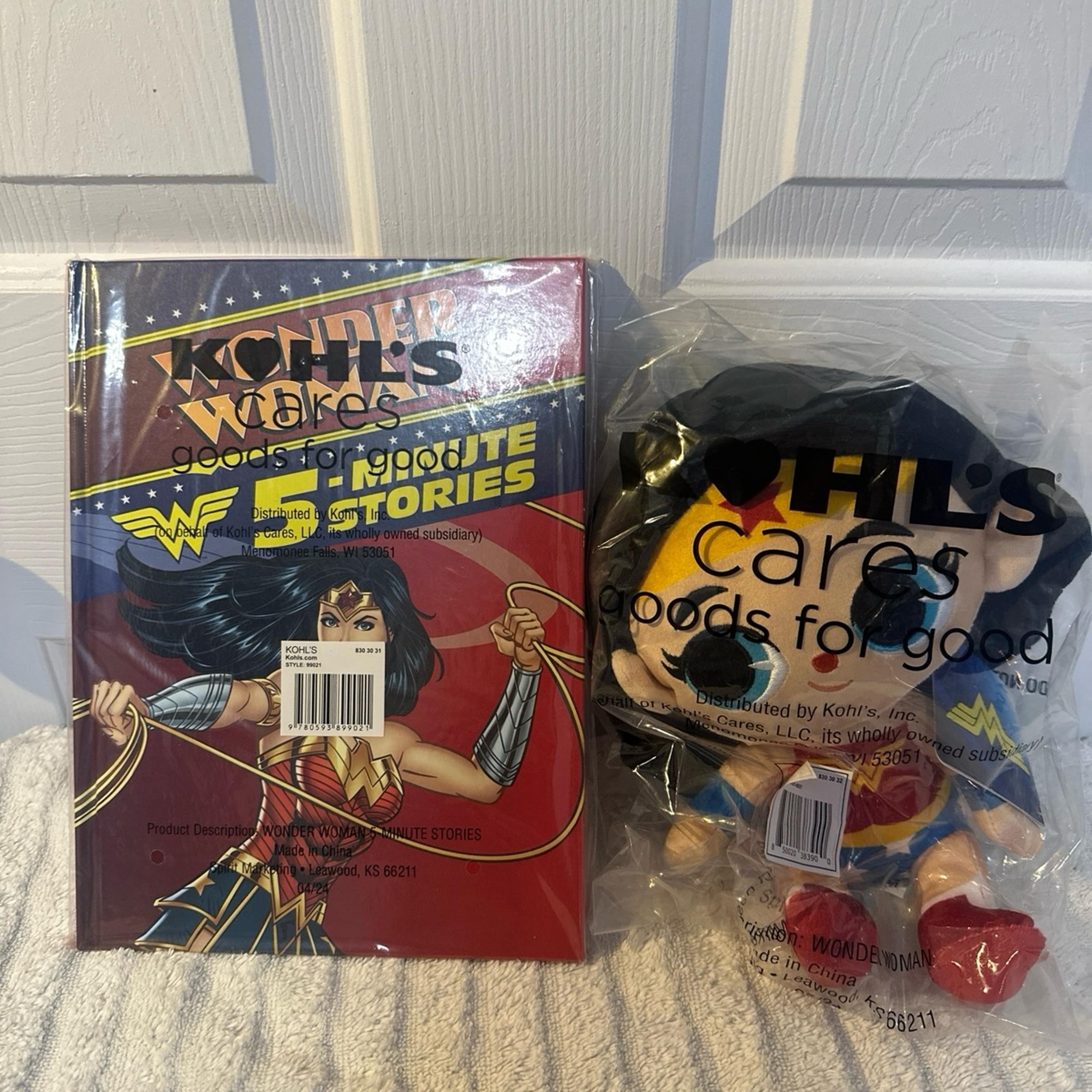 DC Comics Wonder Woman Book & Plush