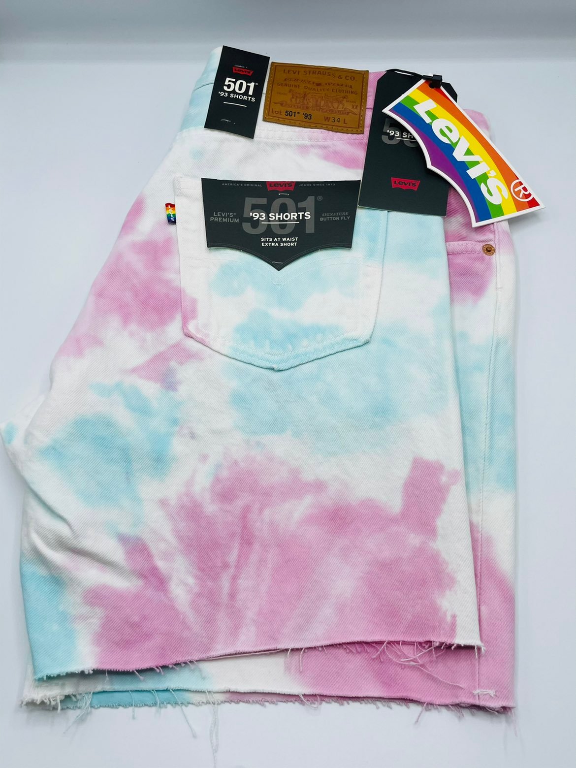 LEVI’S® PRIDE 501® '93 CUT-OFF Shorts