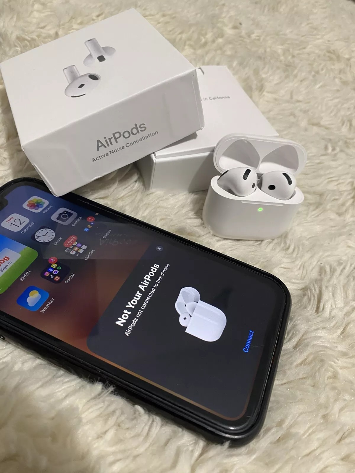 Apple Airpods 4th Generation With Active Noise Cancellation