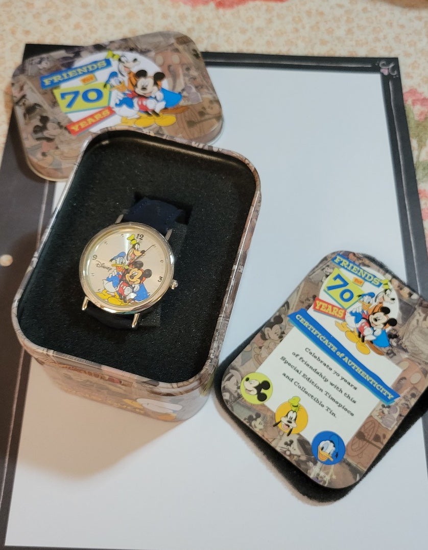 Disneys Friends for 70 years Mickey, Donald and Goofy Watch vintage, new