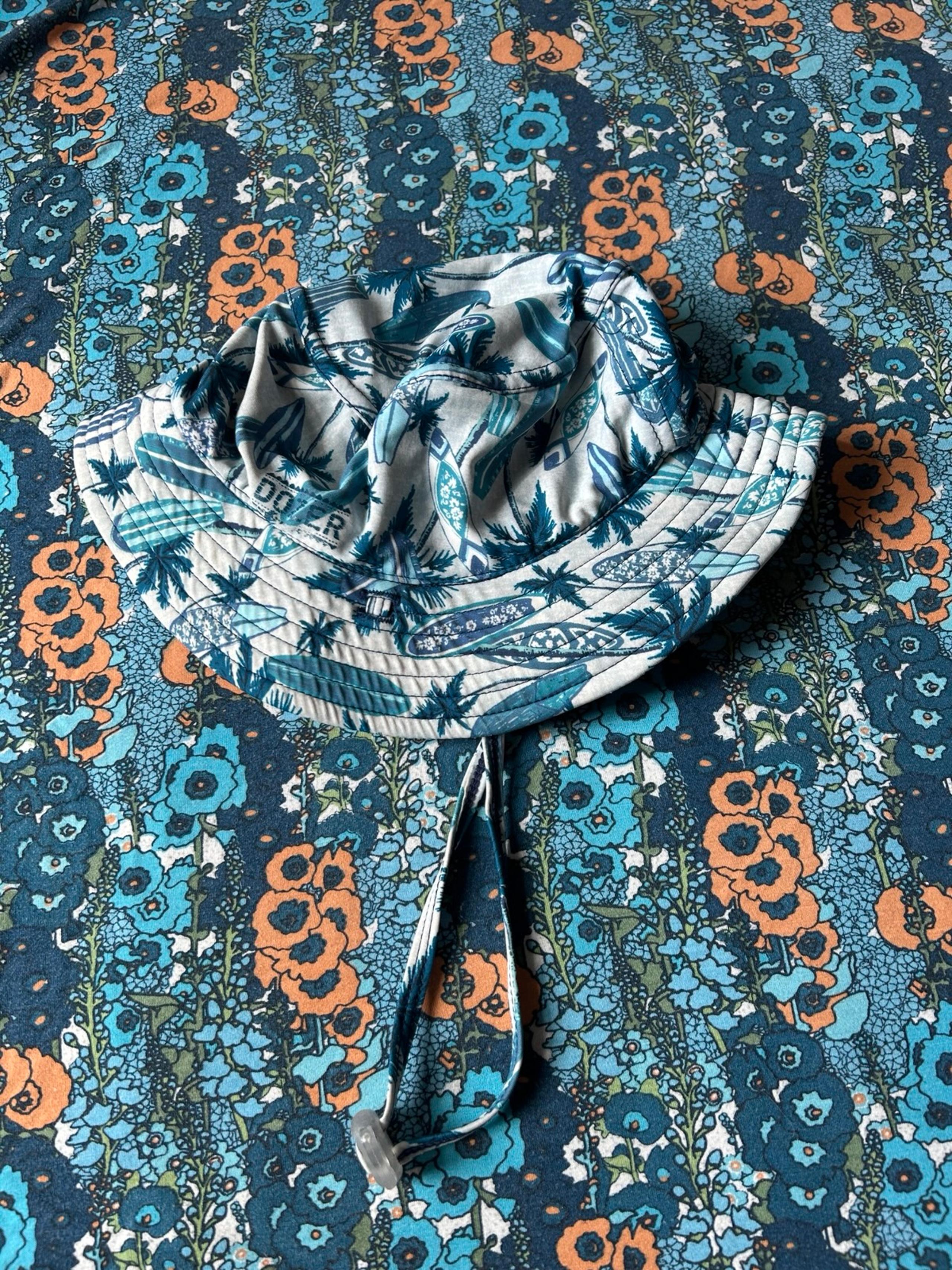 Dozer 5y+ sunhat reversible