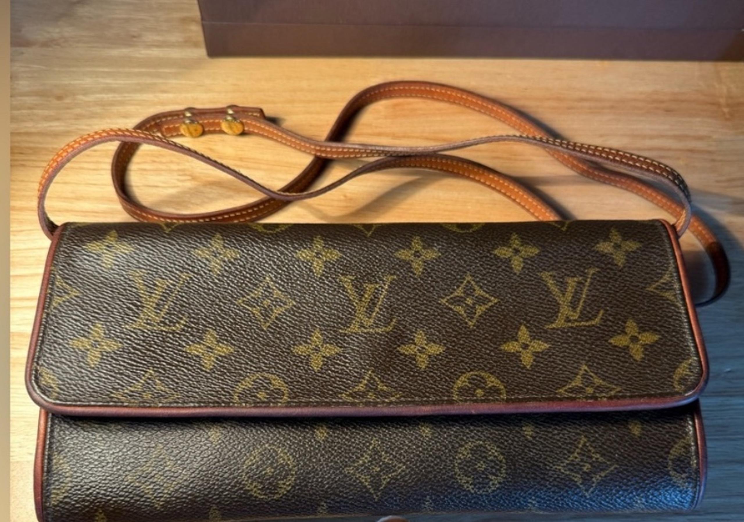 Louis Vuitton twin pochette gm