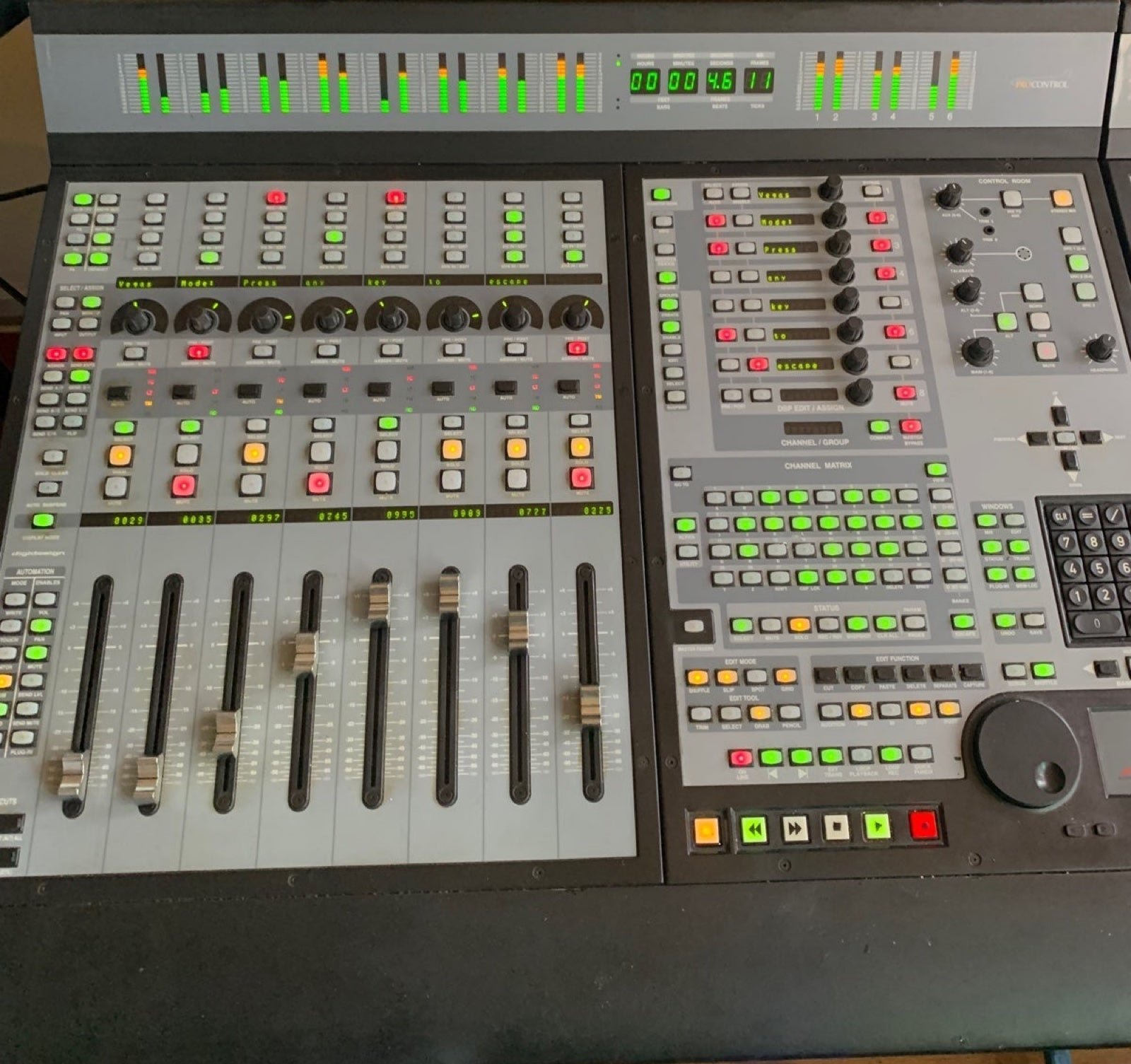 Digidesign Controller (With Extension) comes with software