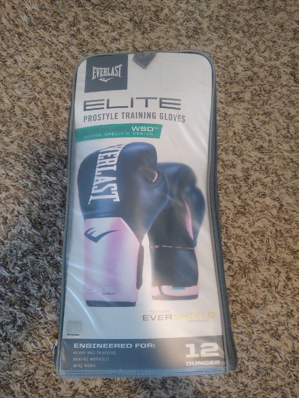New Everlast 12oz boxing gloves