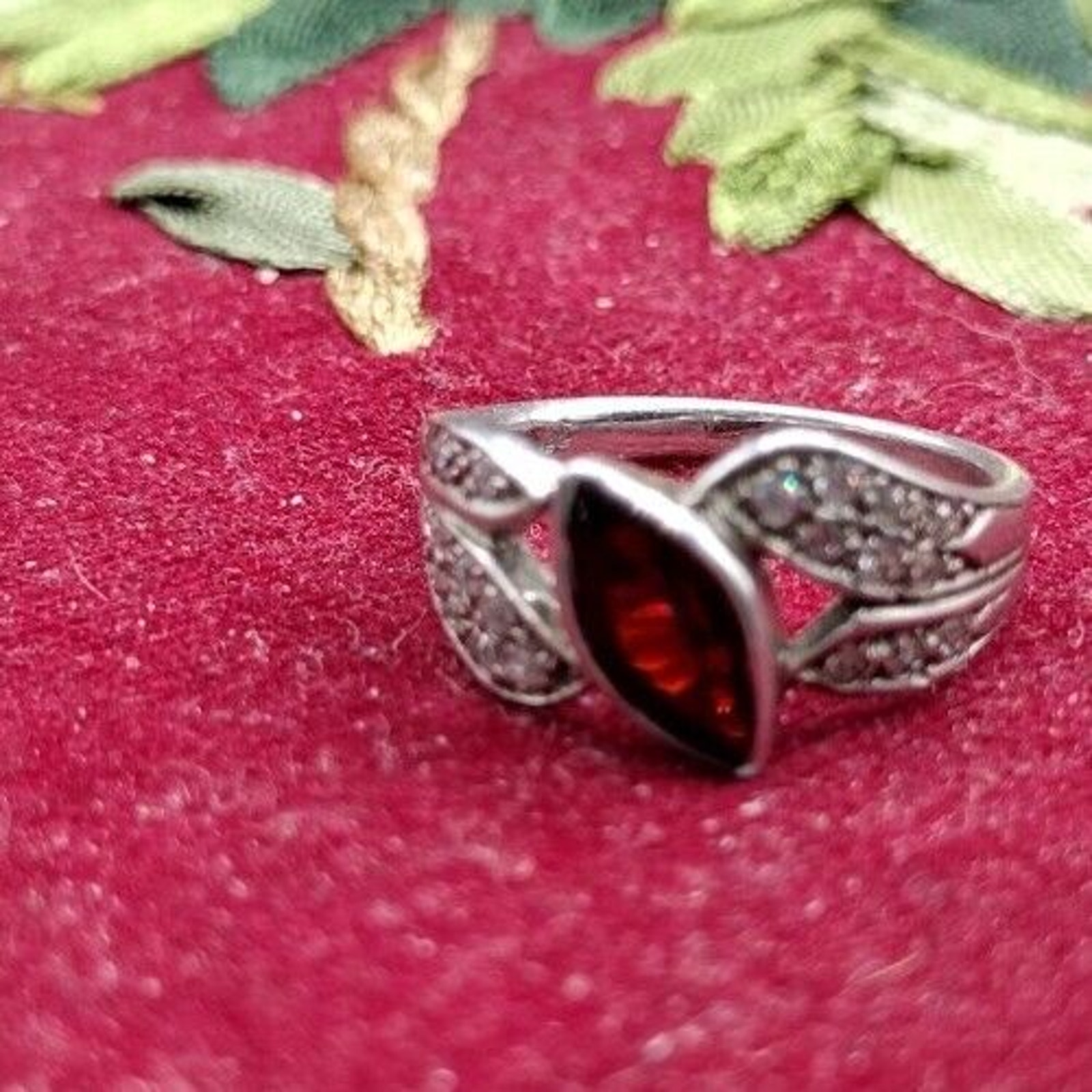 Vintage Marquis Cut tested Red Garnet With 18 Diamonds 925 Ring