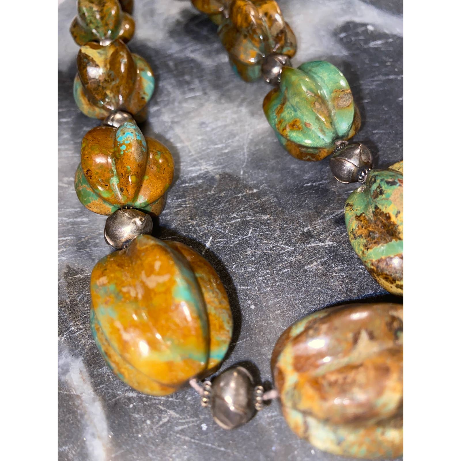Genuine NATIVE AMERICAN TURQUOISE stone and sterling Silver necklace.