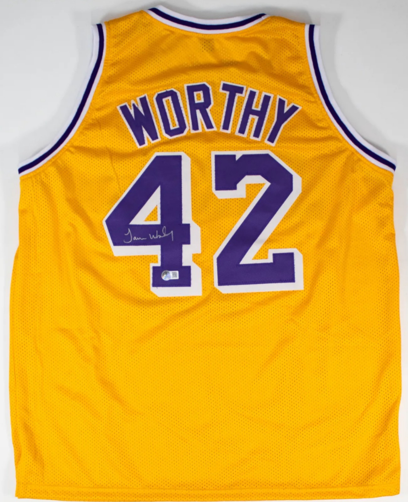 James Worthy Signed Los Angeles Lakers Jersey size XL(Beckett Witness Certified)