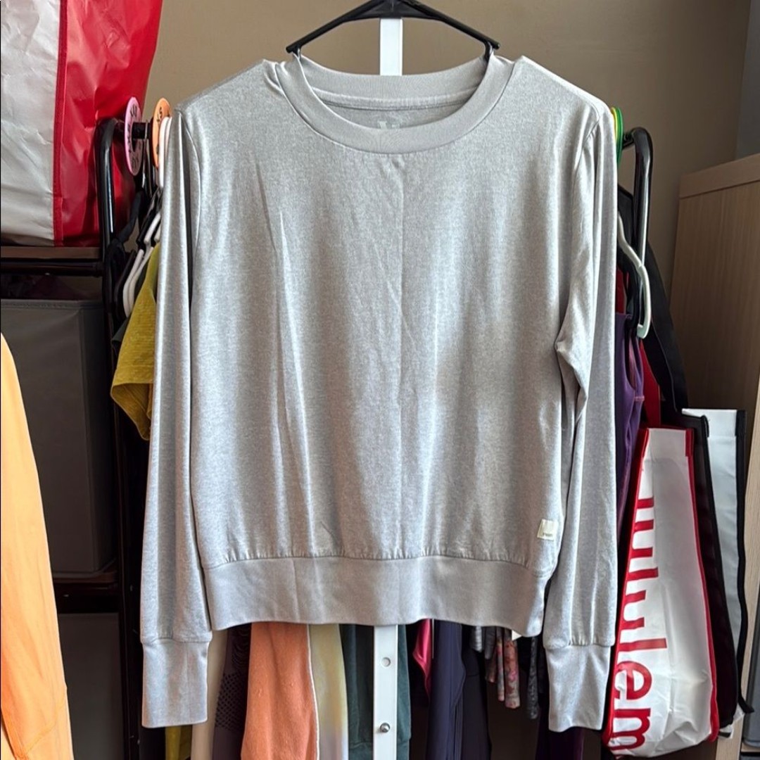 Women’s Vuori Daydream Performance Crew Sz Small Light Heather Grey Dreamknit