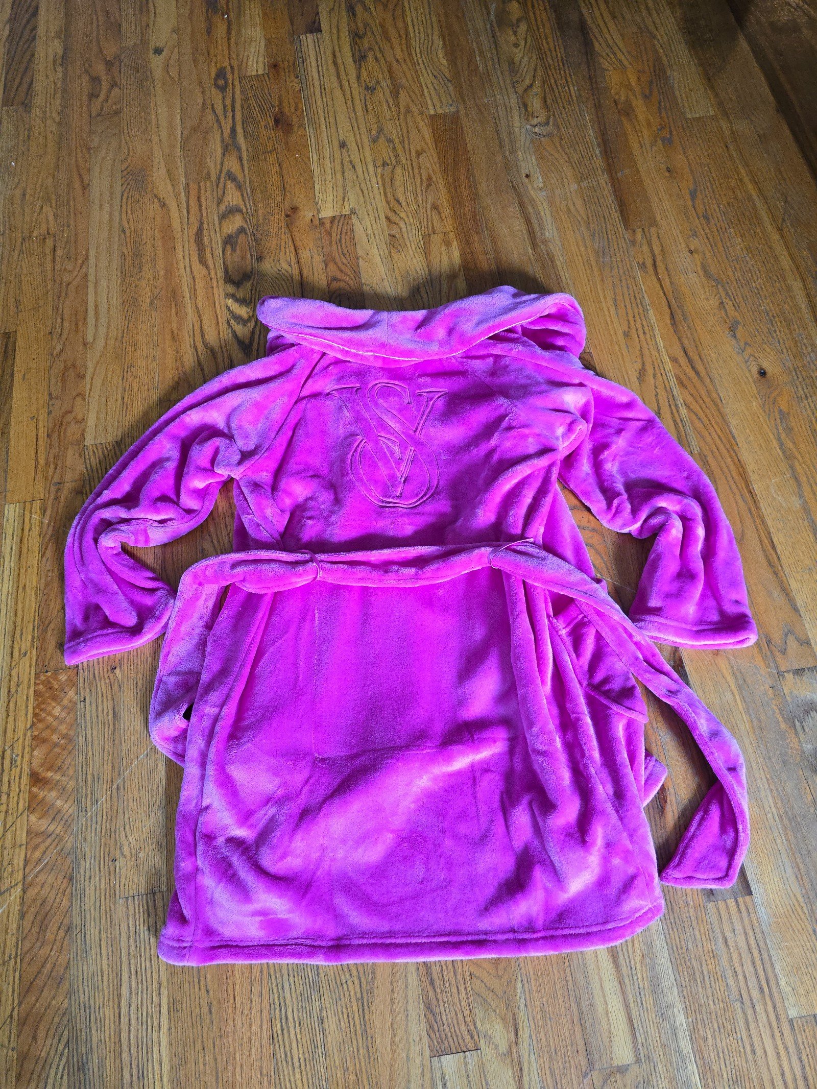VICTORIA'S SECRET LUXURIOUS ROBE