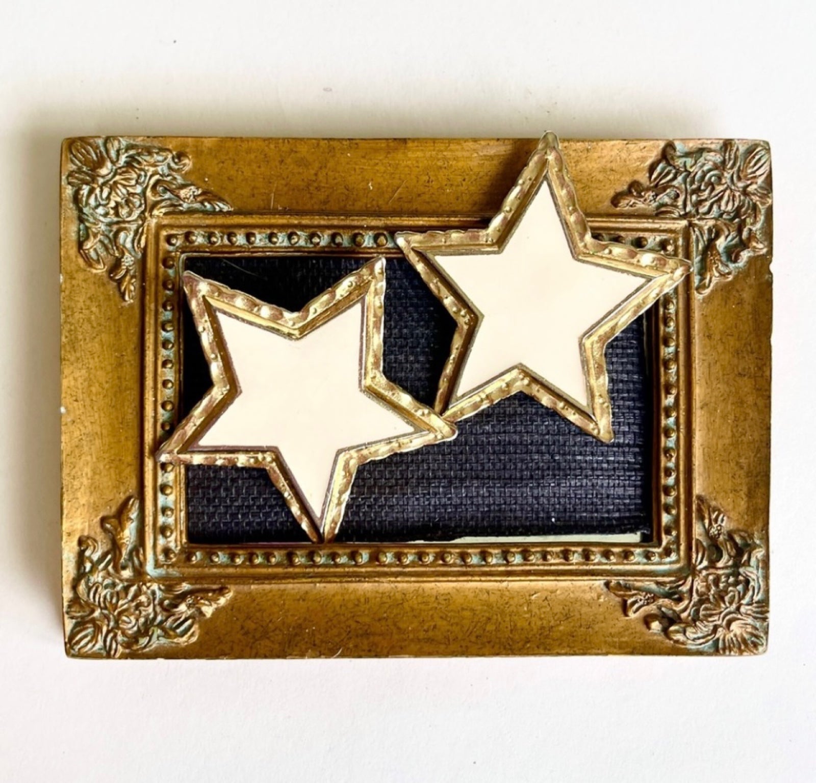 ESCADA VINTAGE GOLD CREAM ENAMEL DESIGNER LARGE STATEMENT STAR EARRINGS CLIP ON