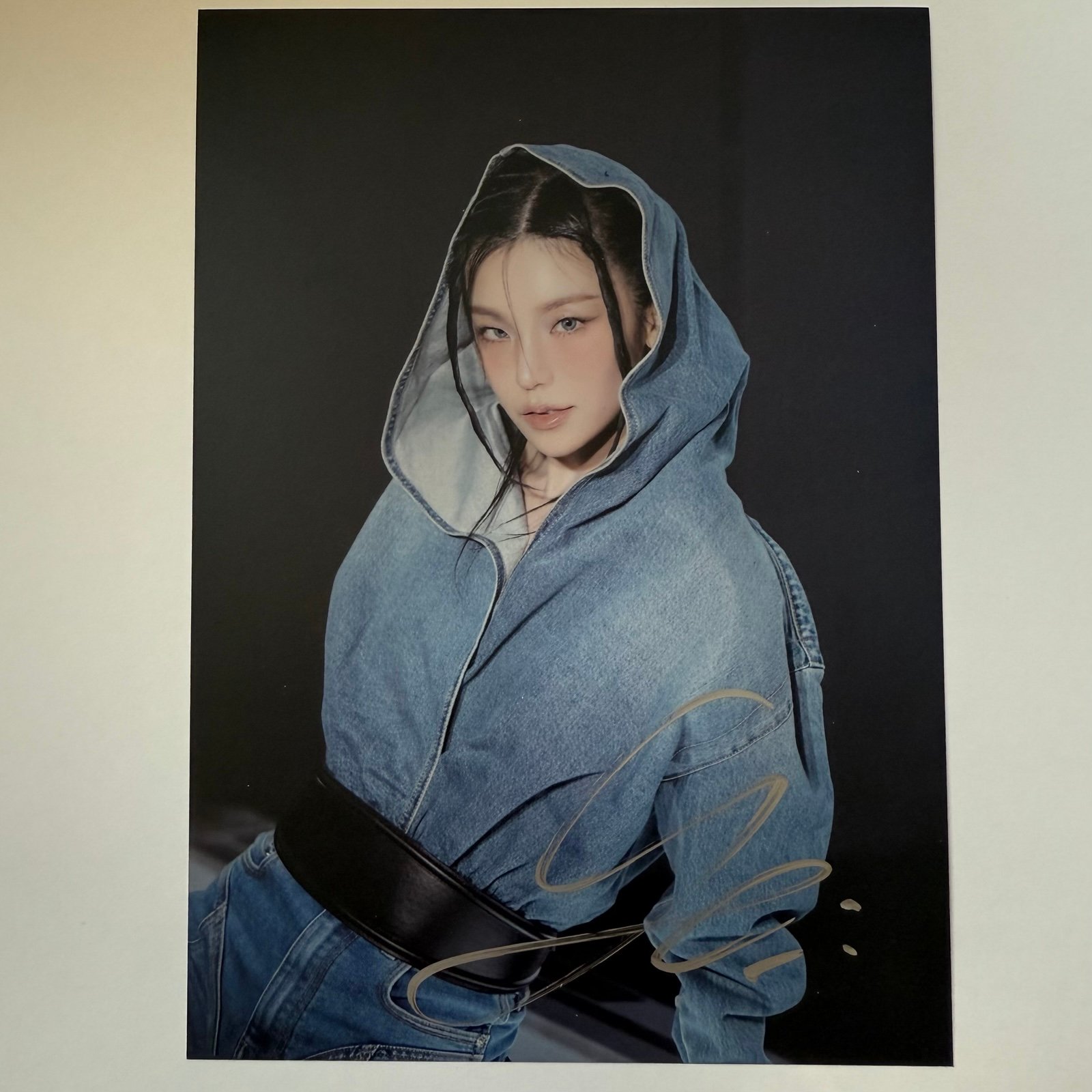 Signed ITZY Yeji Air Solo Debut Post Card US Exclusive RARE