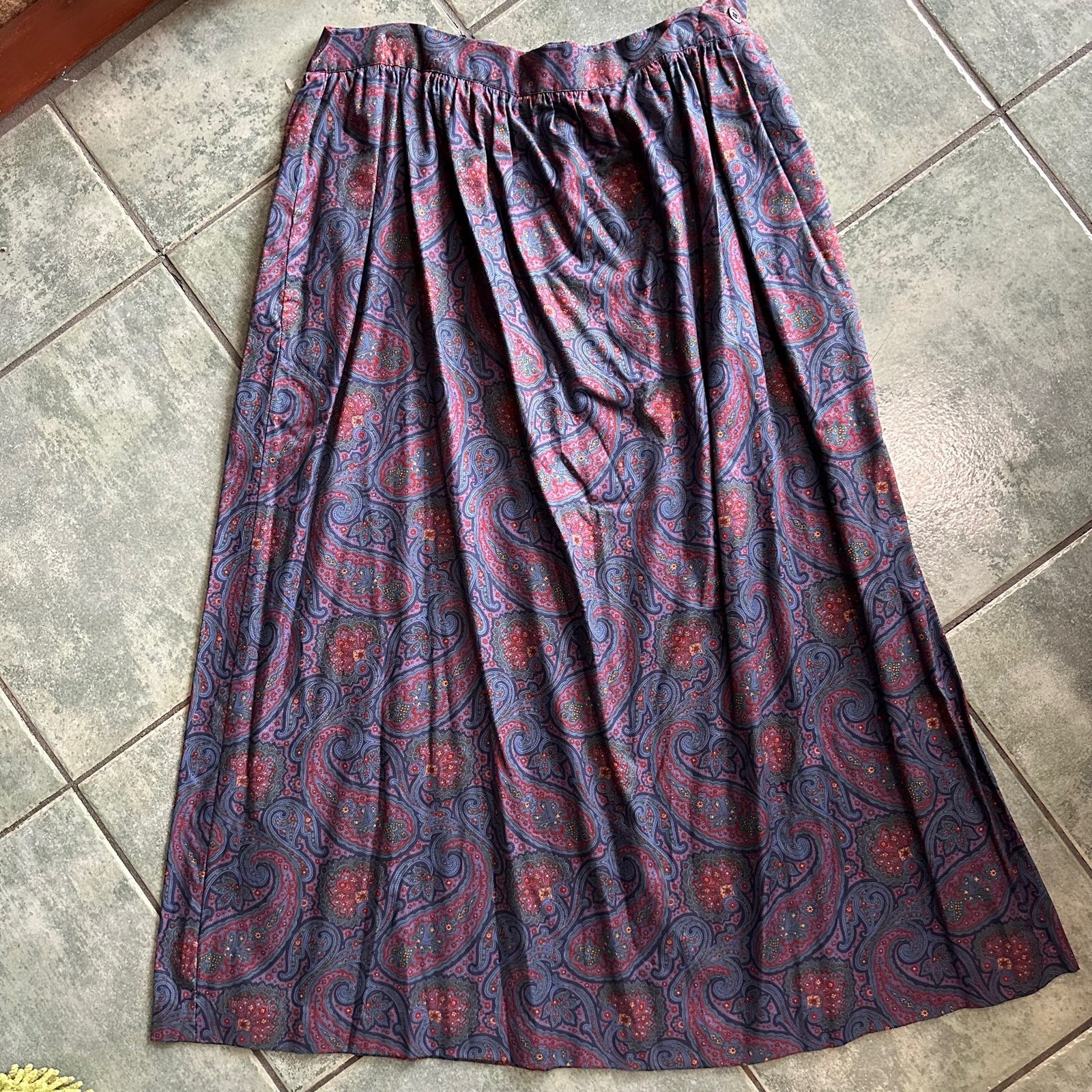 VTG 80s Retro Rare Paisley Floral Print Navy Blue Skirt Good condition Size 16