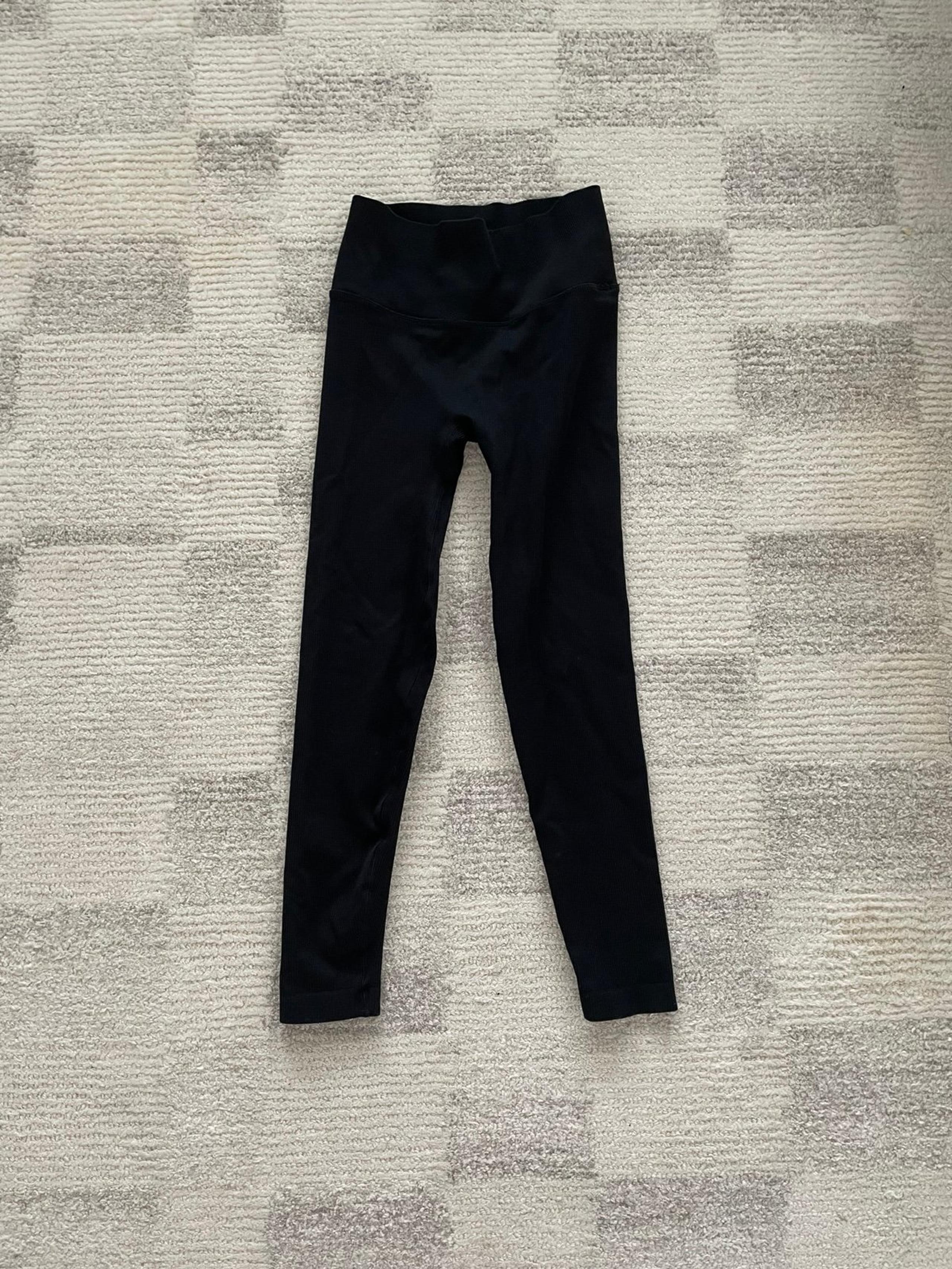 Victoria’s Secret Sport seamless ribbed leggings black size small women’s