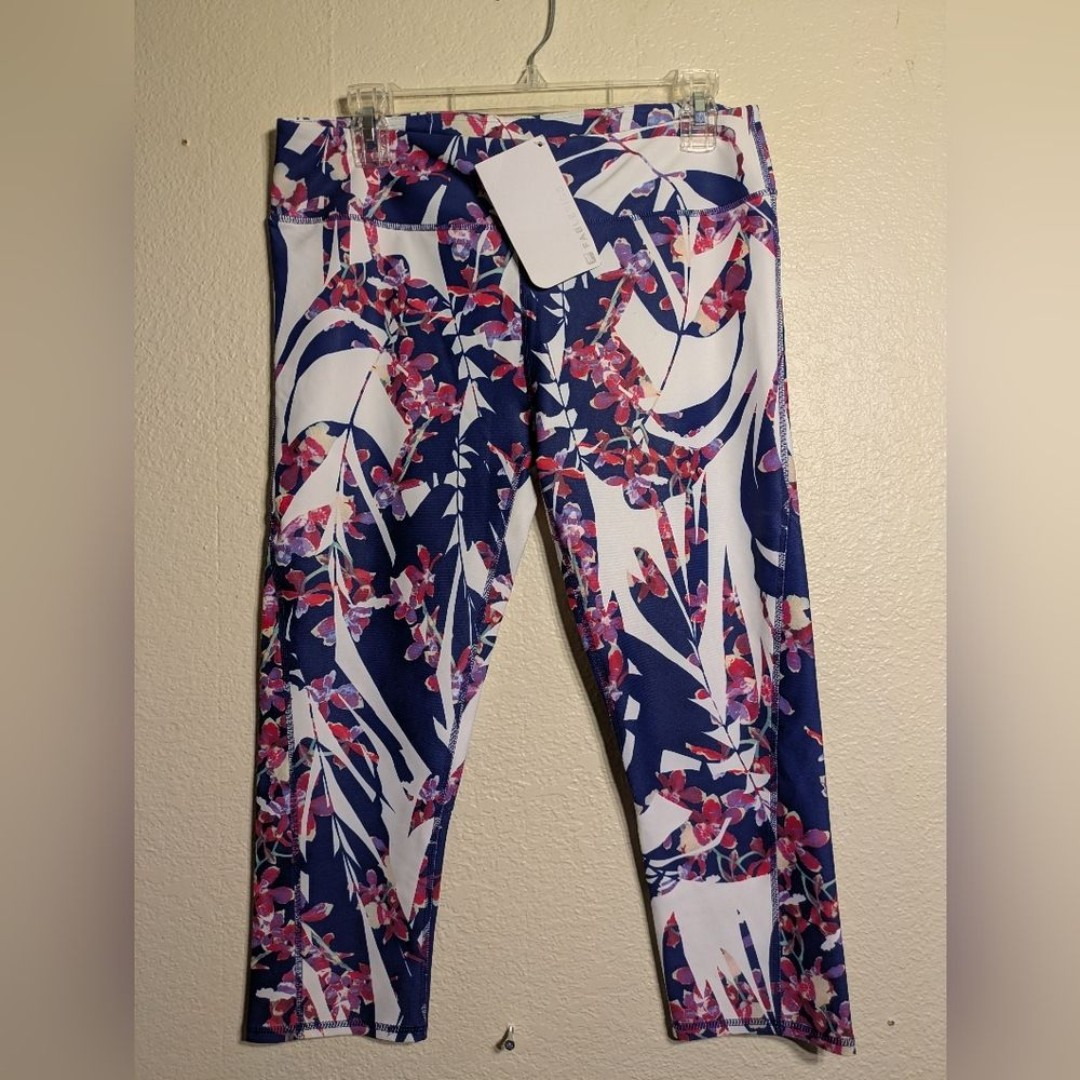 Fabletics Floral Print Leggings nwt Size Large