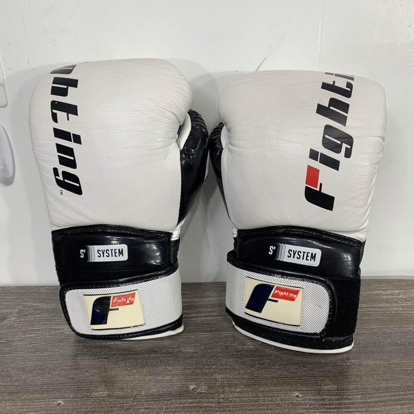 Fighting S2 System White Boxing Gloves 16oz