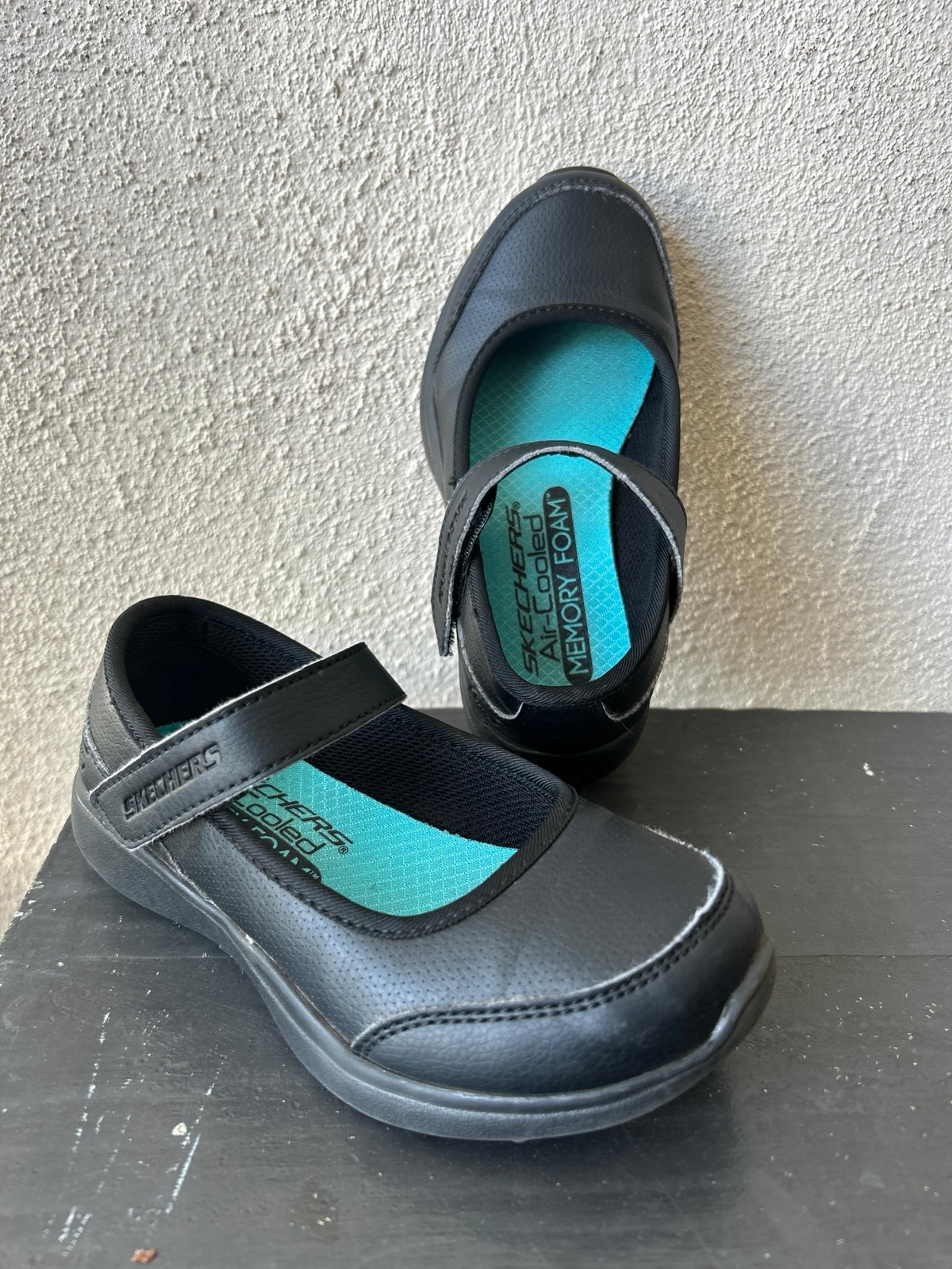 girls sketchers shoe Size 10.5