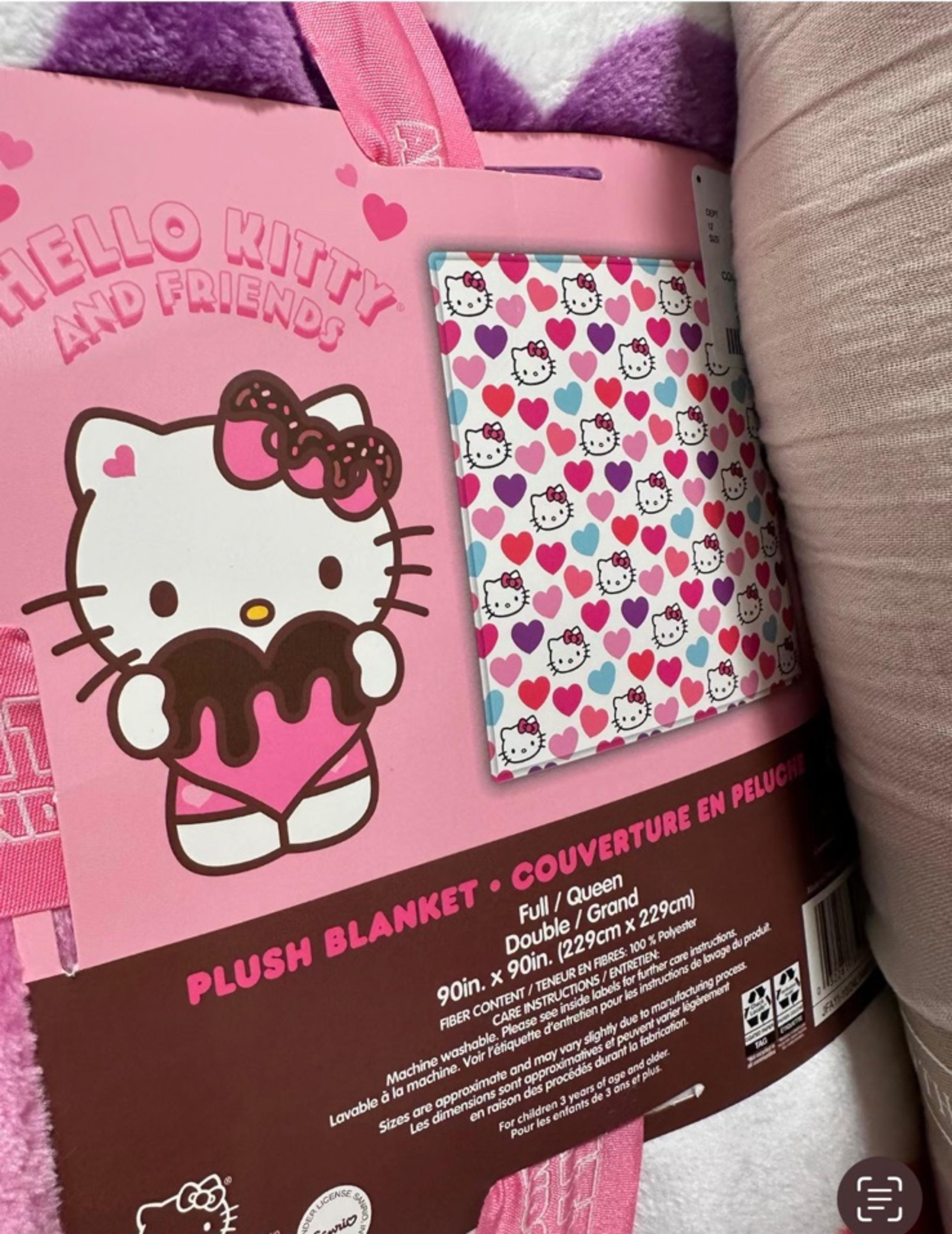 QUEEN Hello Kitty Love Hearts Blanket