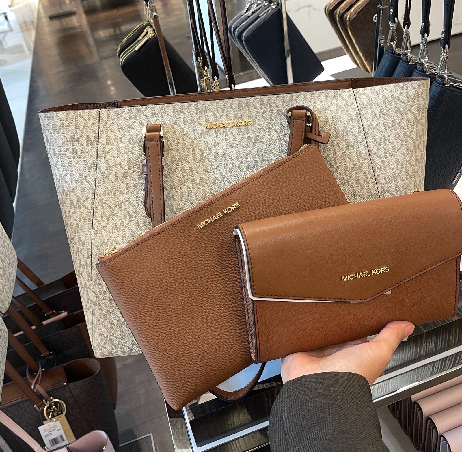 Michael Kors Charlotte Large Leather 3-in-1 Tote Crossbody Handbag Vanilla MK 35