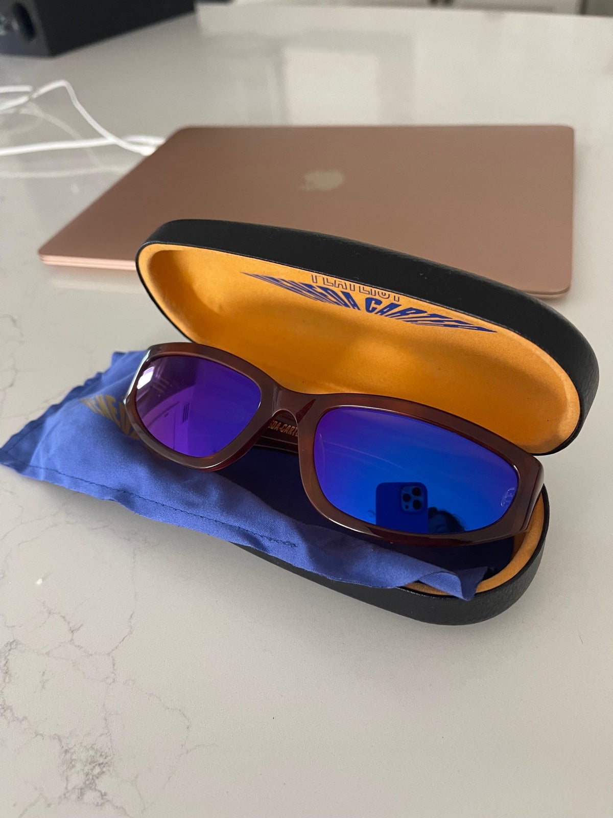 Daze unisex sunglasses Flatlist x Veneda Carter, like new