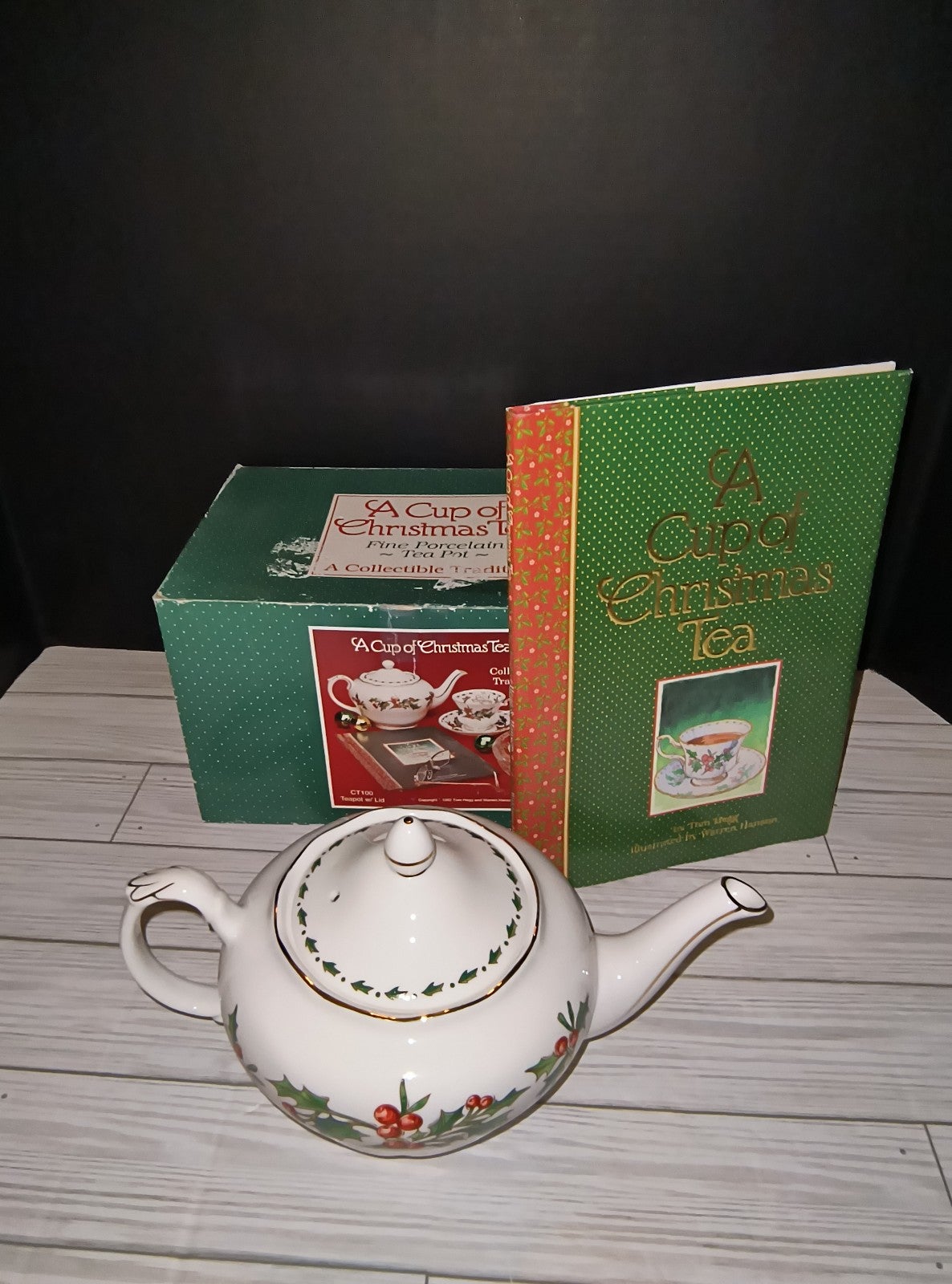 A Cup of Christmas Tea Coffee or Tea Pot Waldman House Teapot & Book By Tom Hegg