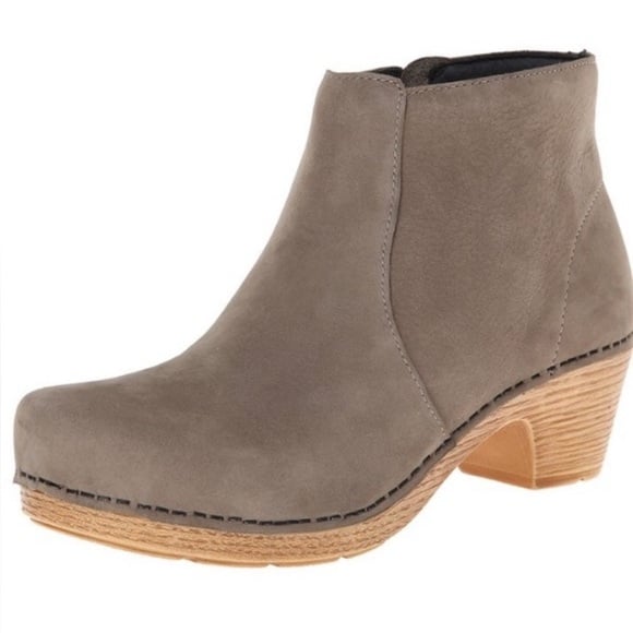 Dansko Women's Maria Boot In Taupe Milled Nubuck Booties Size 38
