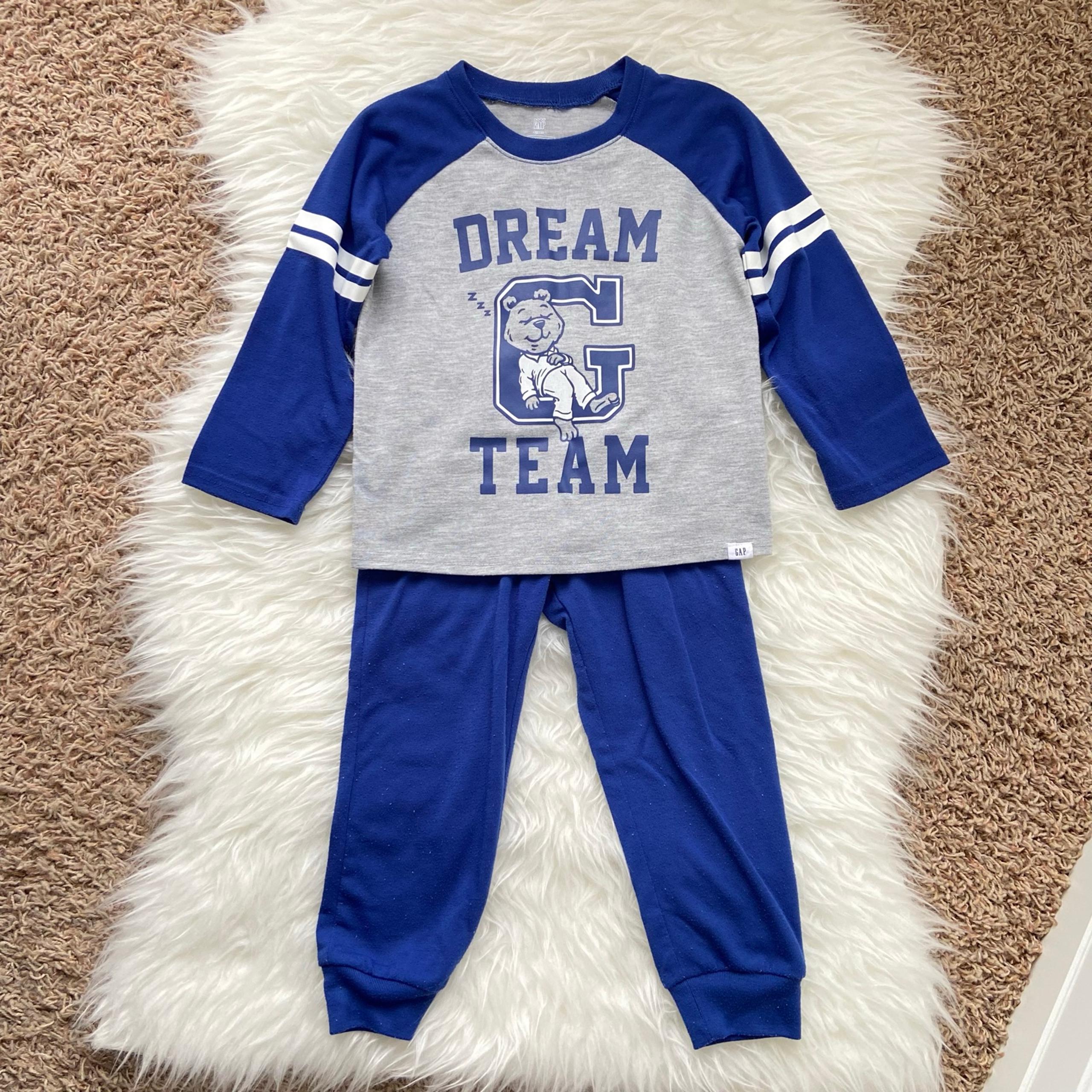 Gap Toddler boy pajamas size 4T