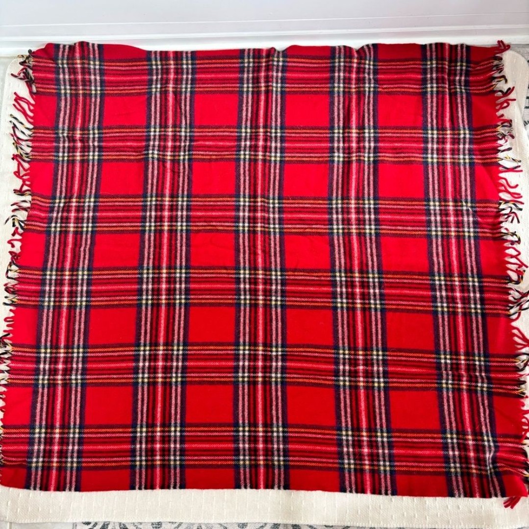Faribo Vintage Red Tartan Pure Wool ChristmasThrow Blanket 54 by 49 Fringe