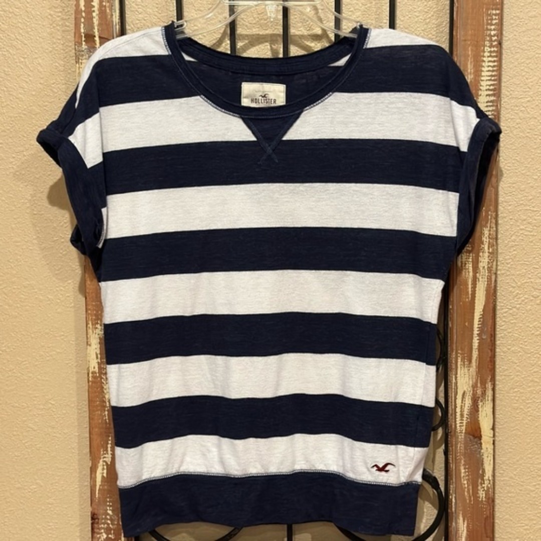 Hollister short sleeve top