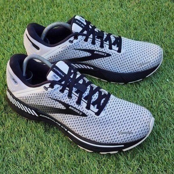 BROOKS ADRENALINE GTS 22 - Women's Athletic Shoes - SIZE 11B