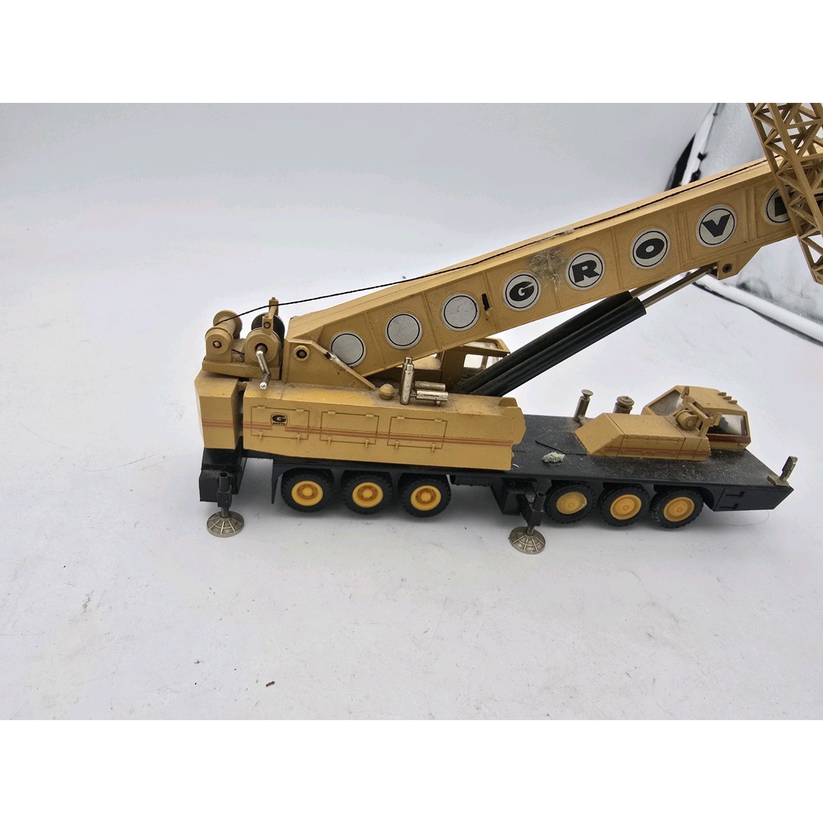NZG GROVE TM1500 MOBILE CRANE 1:55 SCALE #152 Action Figures
