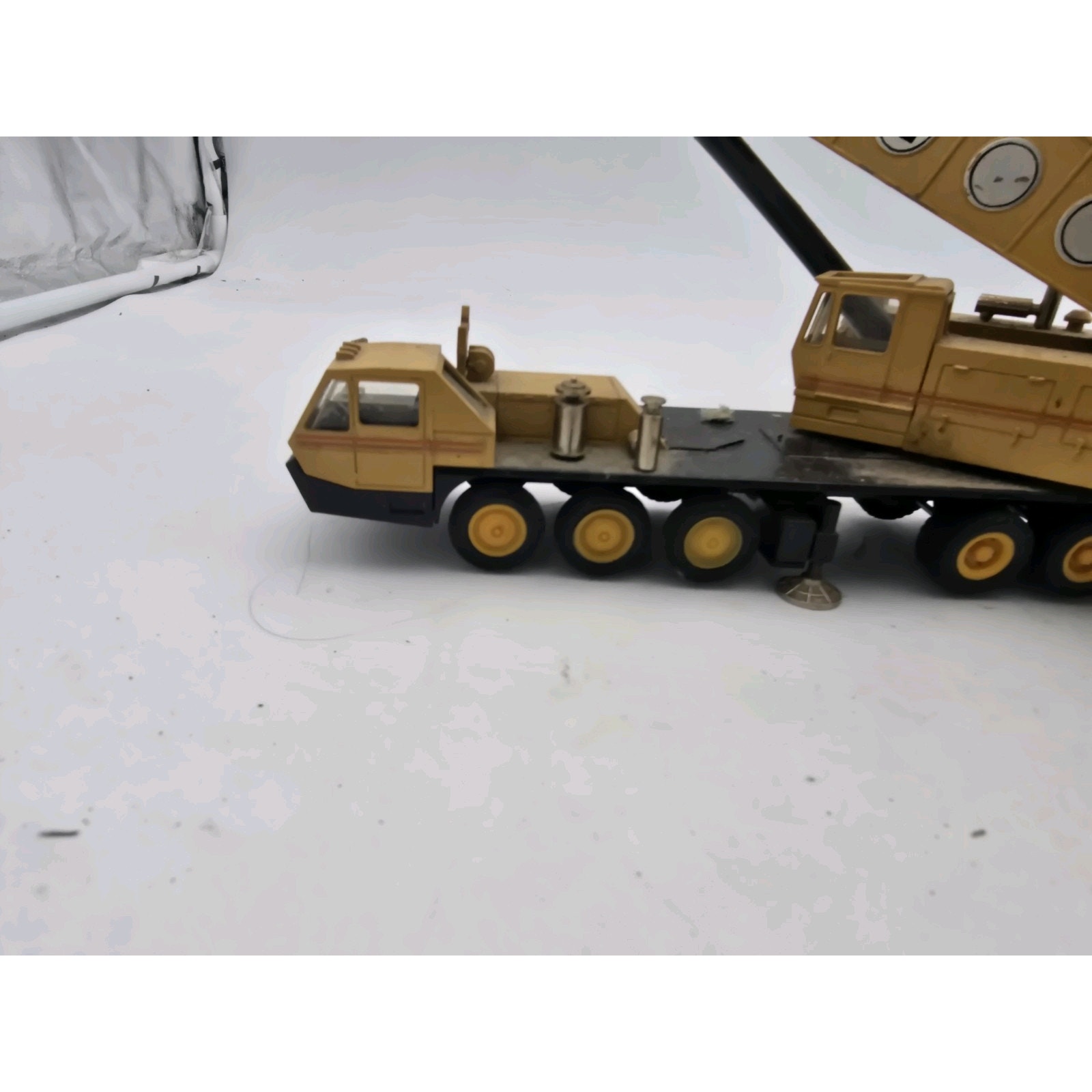 NZG GROVE TM1500 MOBILE CRANE 1:55 SCALE #152 Action Figures