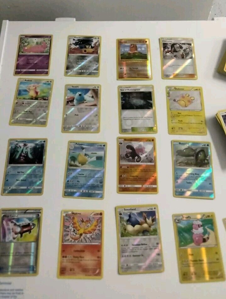 POKEMON Solgaleo GX Collector Tin With 160 Pokemon Cards RANDOM LOT Send Offer