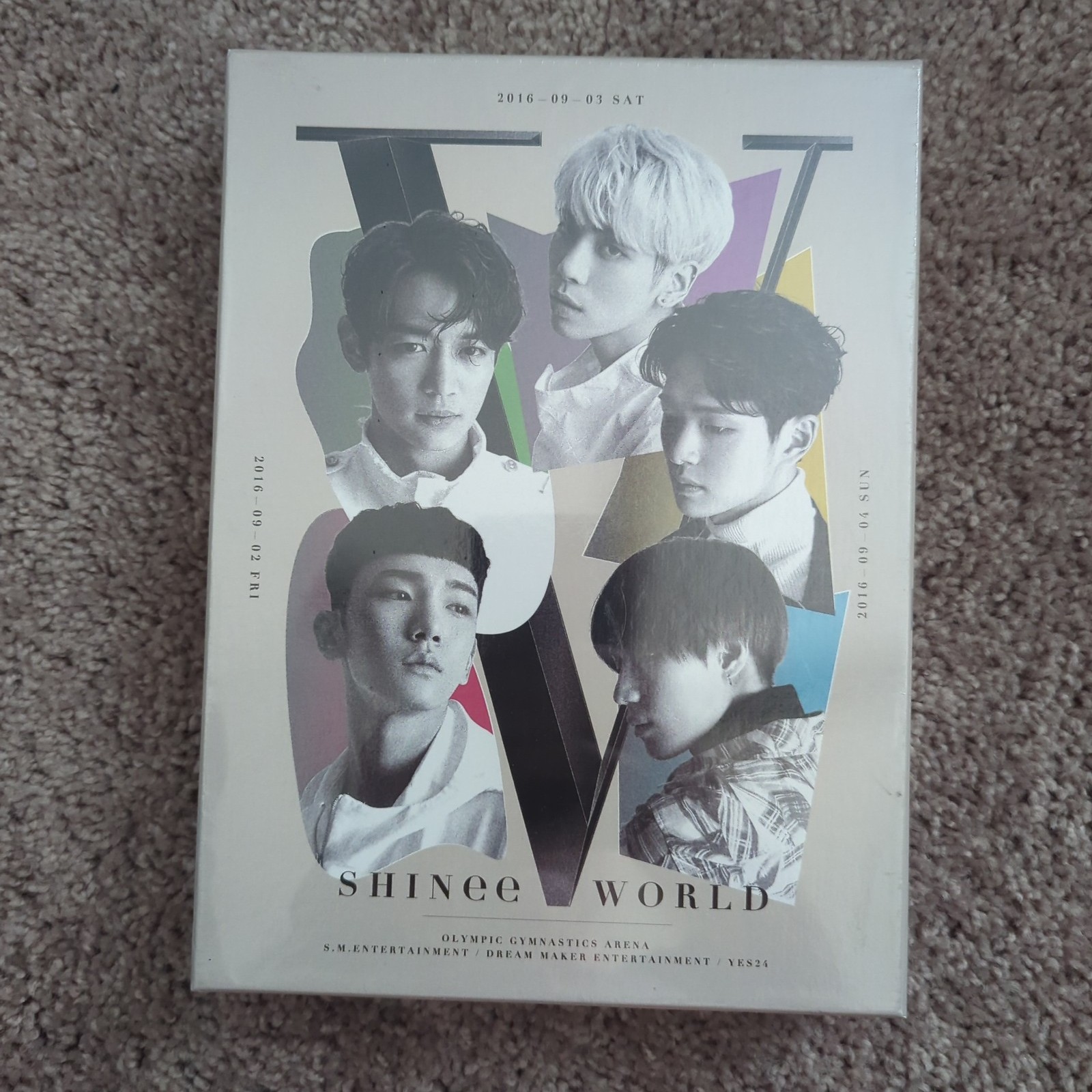 SHINee World V Five Global Package Puzzle - RARE (unopened/sealed)
