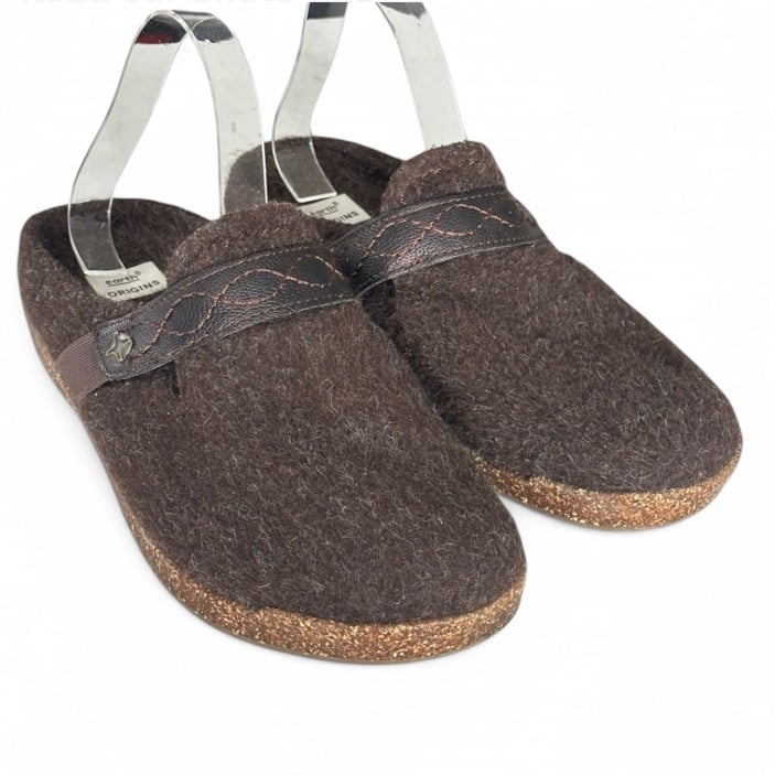 Earth Origins Aurora Janet Brown felt clogs size 9M