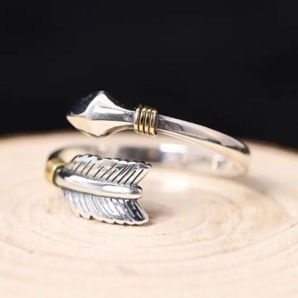 The Arrow Adjustable ring in 925 silver and 14k yellow gold plated accents