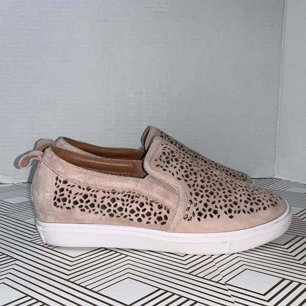 Caslon Womens Size 9.5 Cut Out Leather Slip On Shoes Tan Beige Comfy Casual