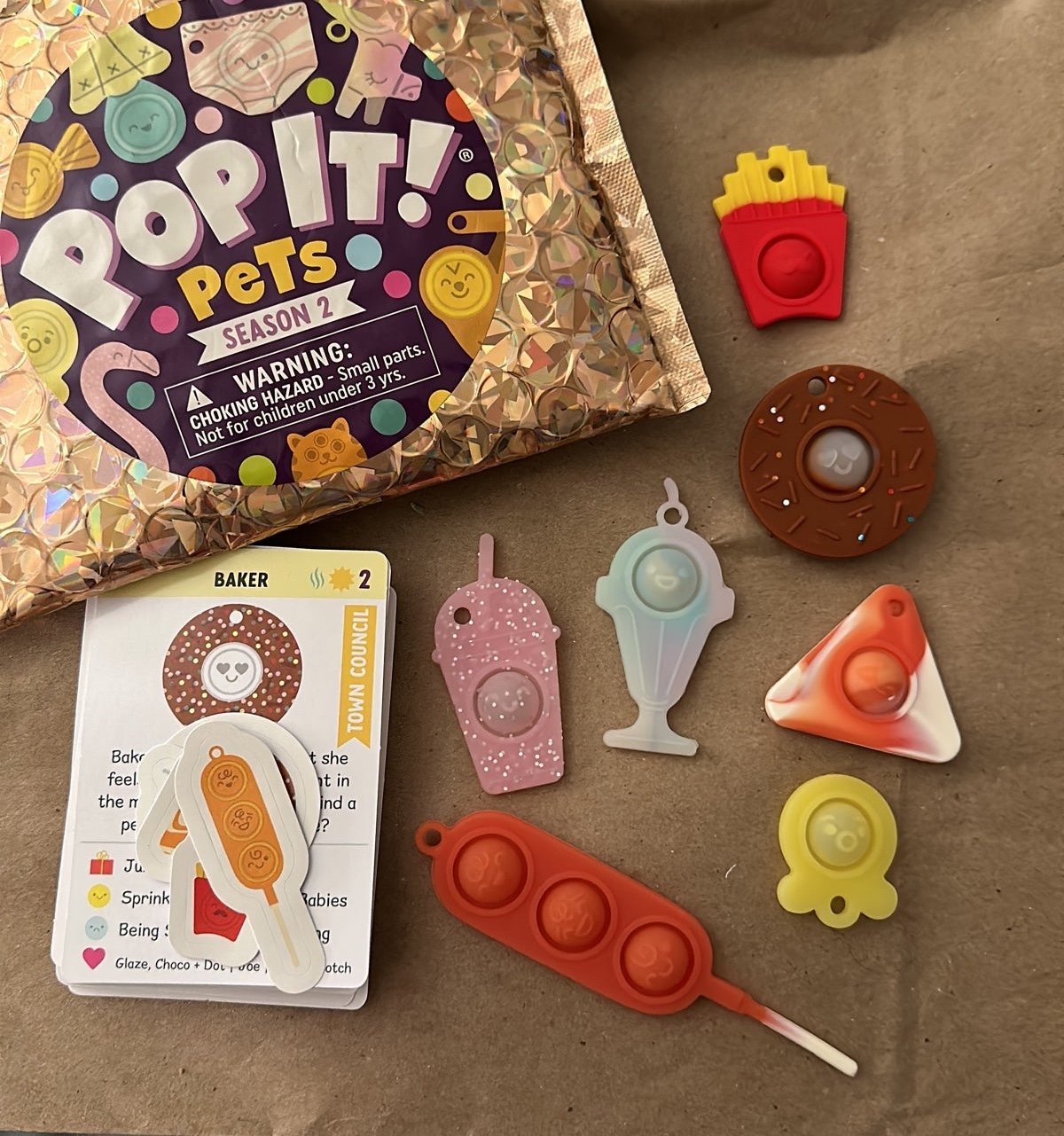 Pop It! Pets Season 2 Snacky Shack 7-piece bundle w/ *rare* Baker