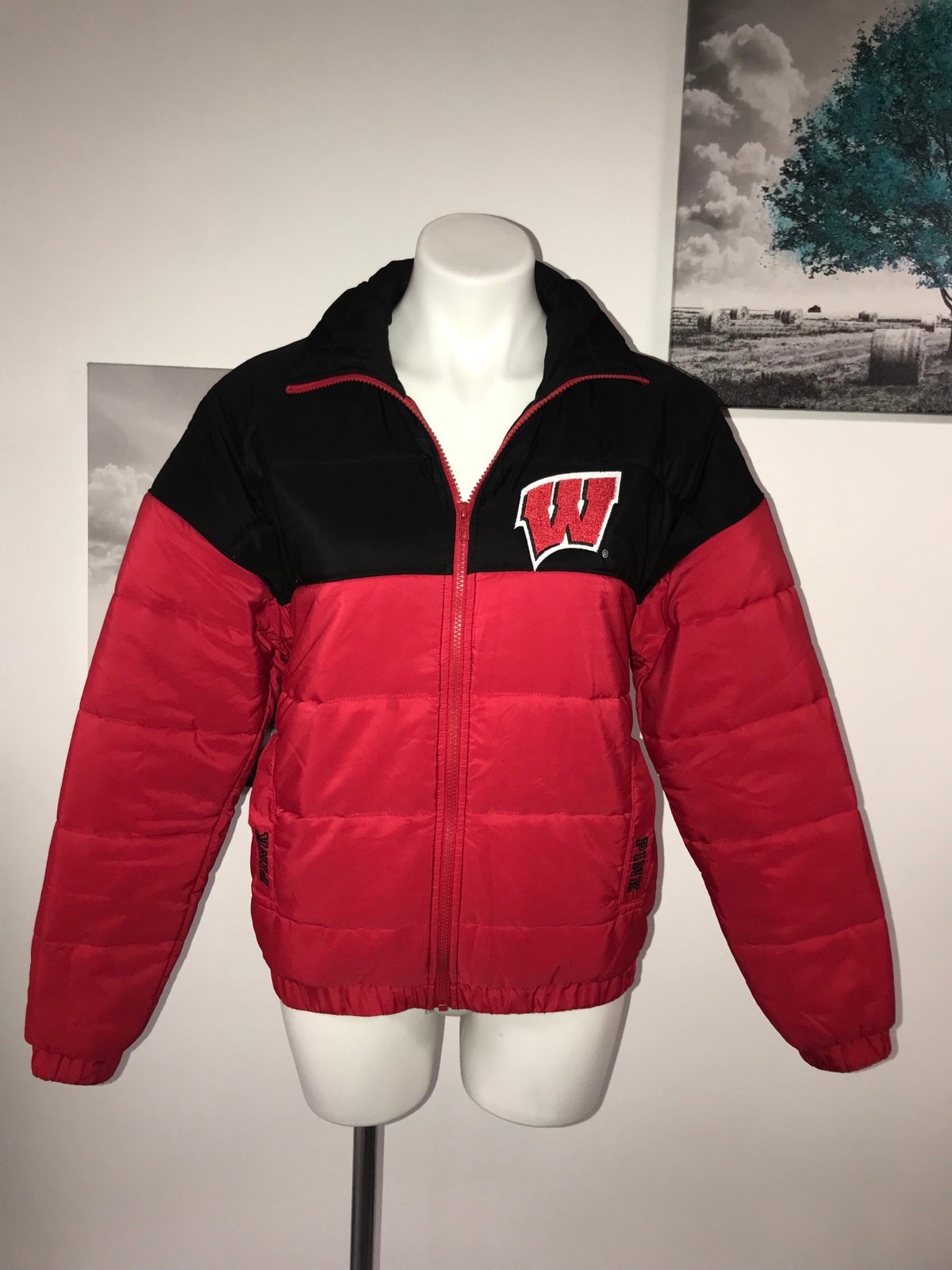 Pink by Victoria’s Secret Wisconsin badgers women’s winter jacket size xs loose
