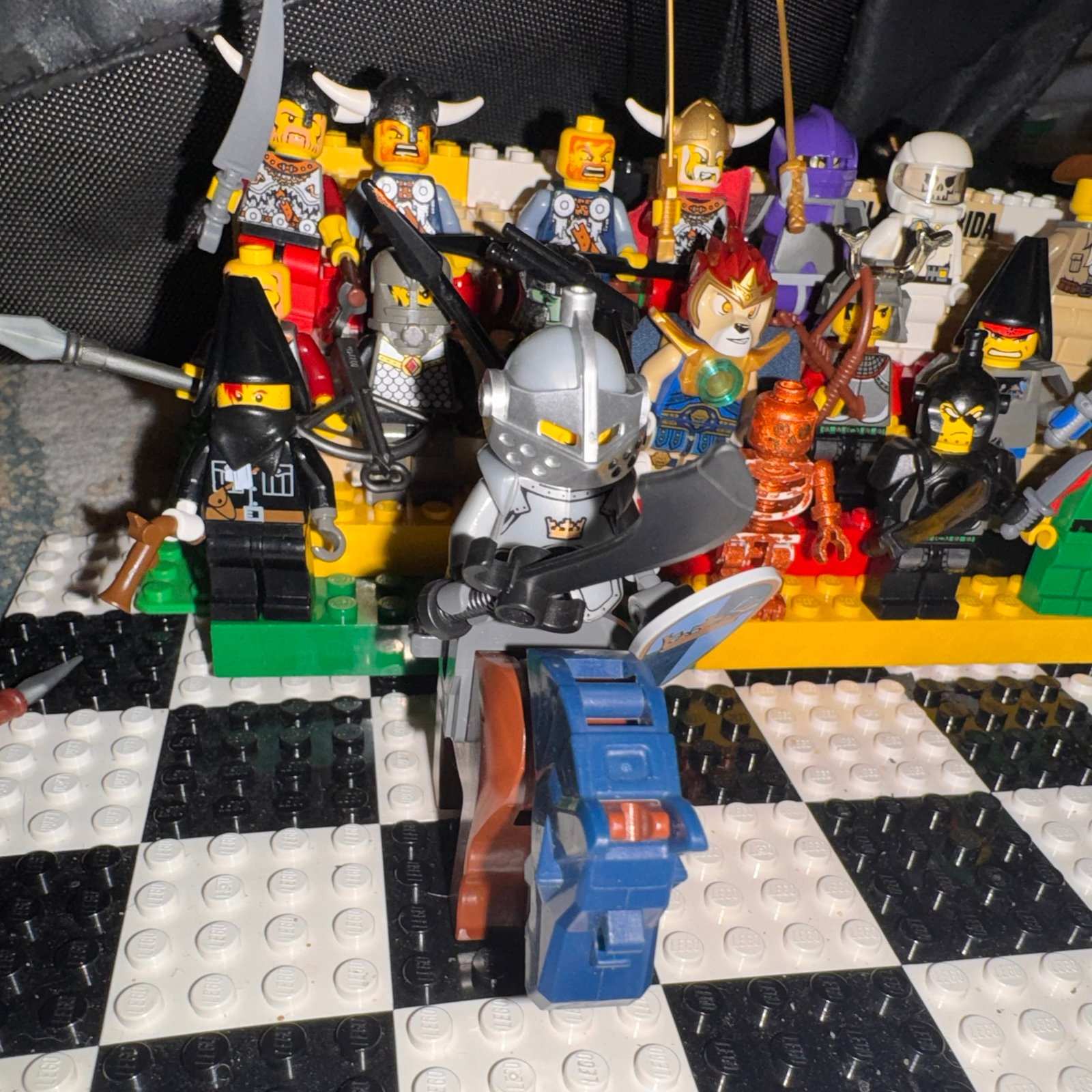 Lego lot of knights and more AUTHENTIC LEGO