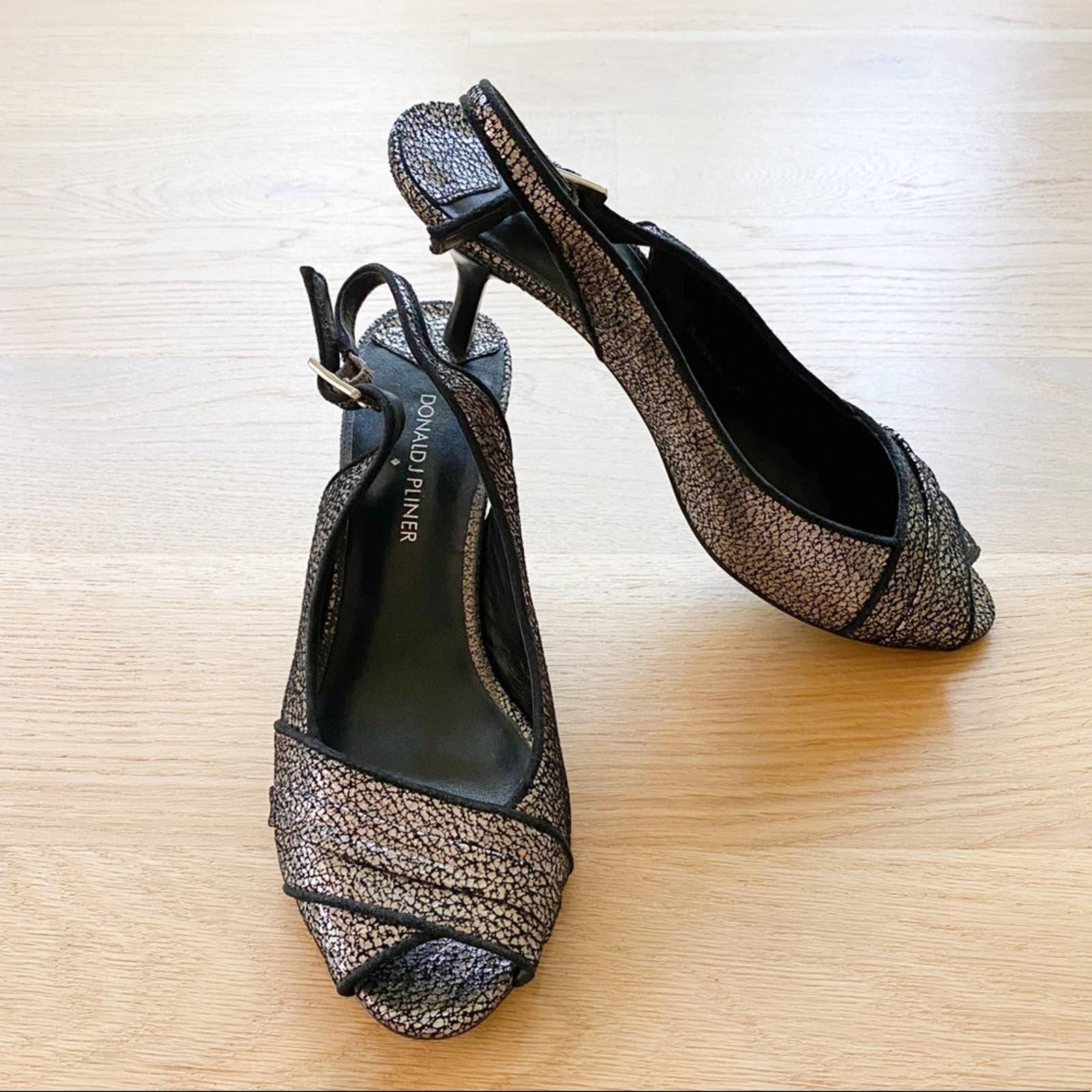 Details about Donald J Pliner Lian Ivory Leather Boa Multi Print Open Toe Mule Heels Details about Donald J Pliner Lian Ivory Leather Boa Multi Print Open Toe Mule Heels