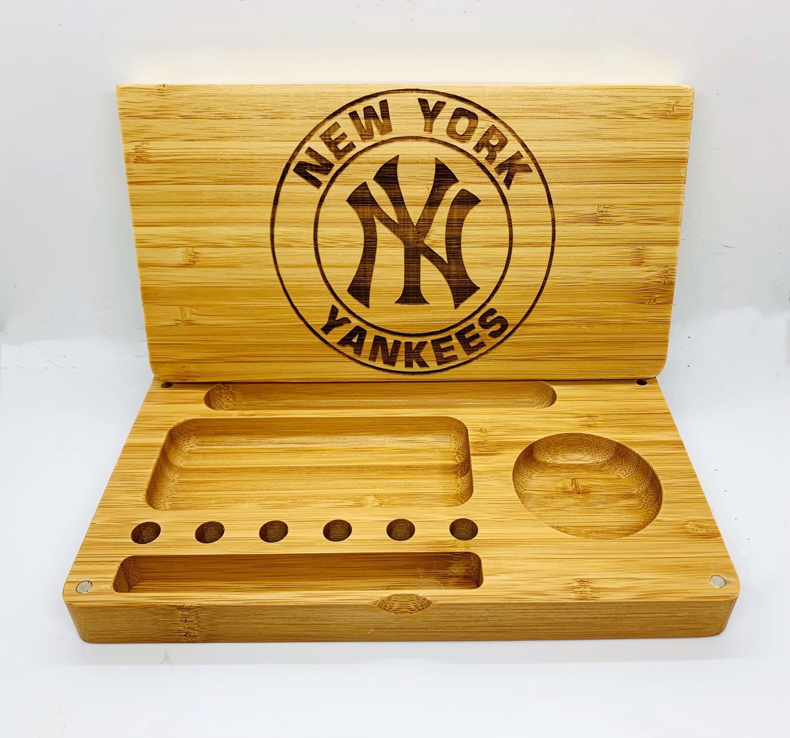 New York yankees laser engraved magnet back flip style rolling tray