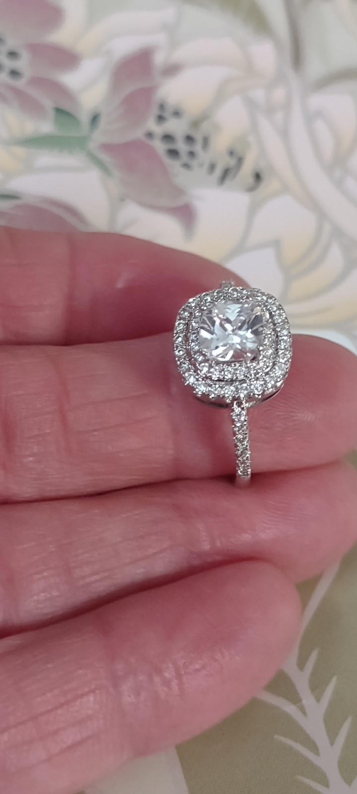 Size 8 white sapphire Halo style labculture Diamond 925 sterling ring