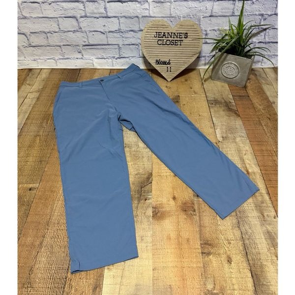 Lululemon Commission Golf Pant baby blue Size 33 Inseam is shorter on these -
