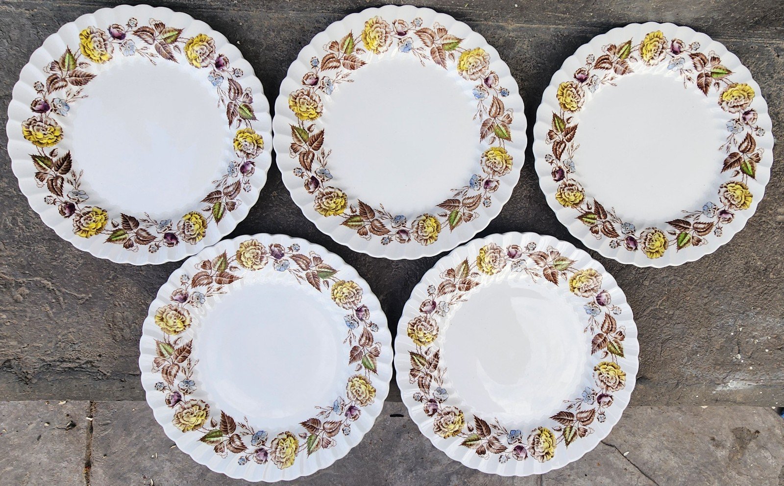Vintage Johnson Bros. Fairwood 5 Dinner Plates. 2x. England . 60s 70s Era