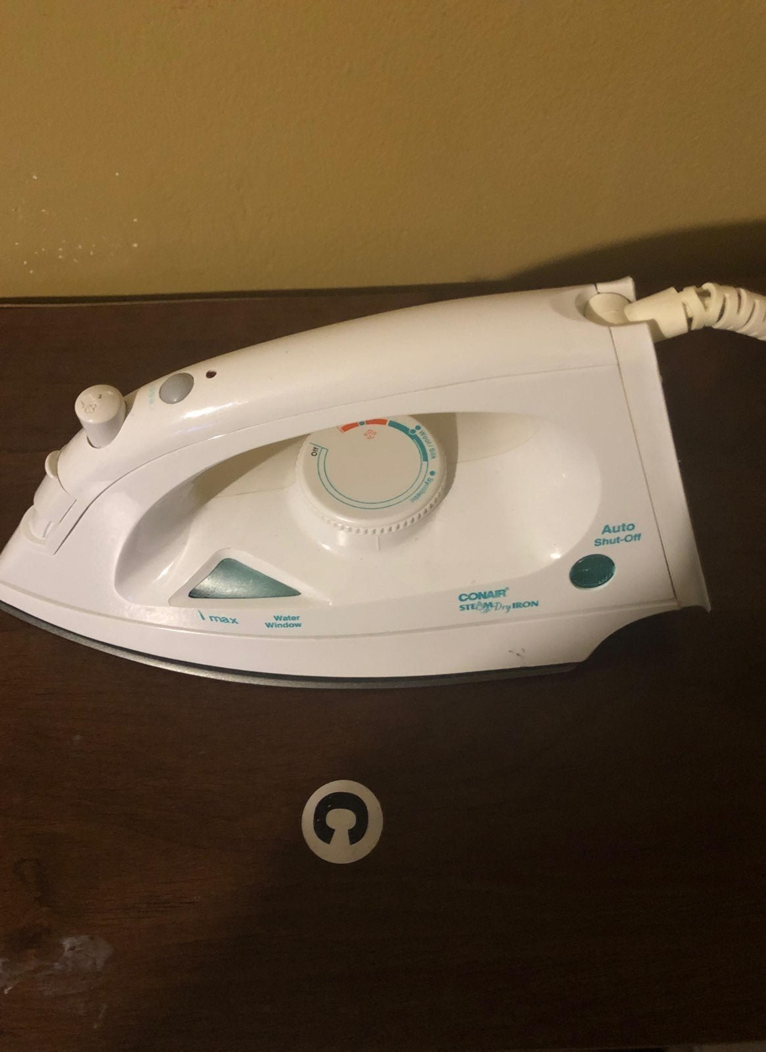 CON Air Steam Dry Iron