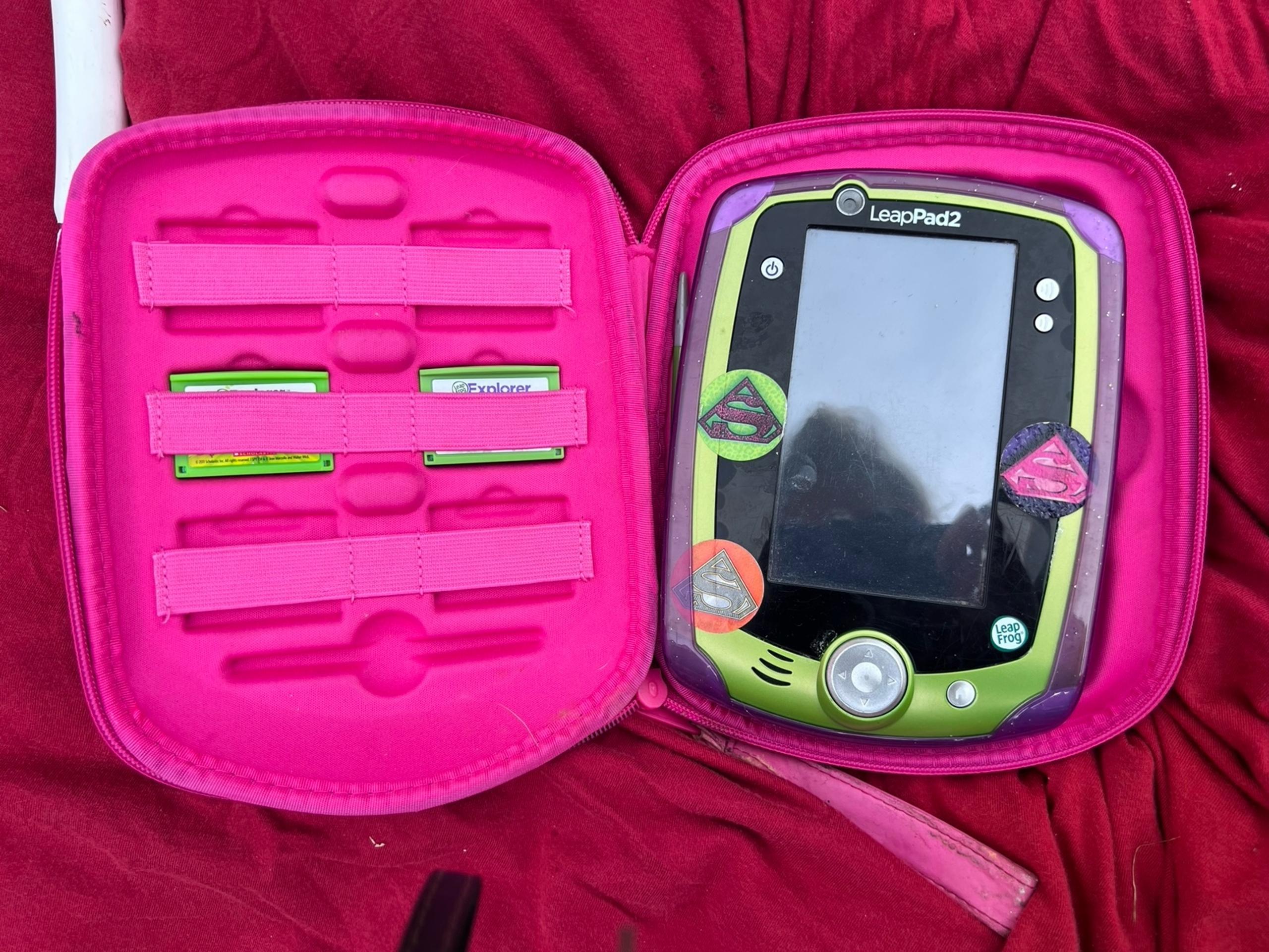 Leap Frog LeapPad 2  GREEN w/ COVER+STYLUS 2 Games & (CARRY CASE Hello Kitty