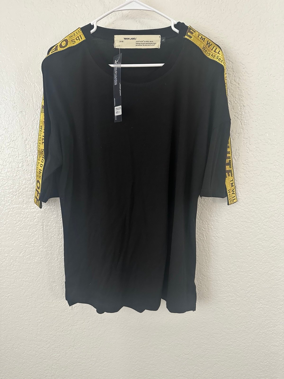 Off-White T-shirt