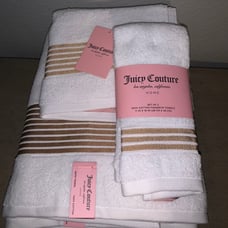 Brand New Ivory Juicy Couture Towel Set