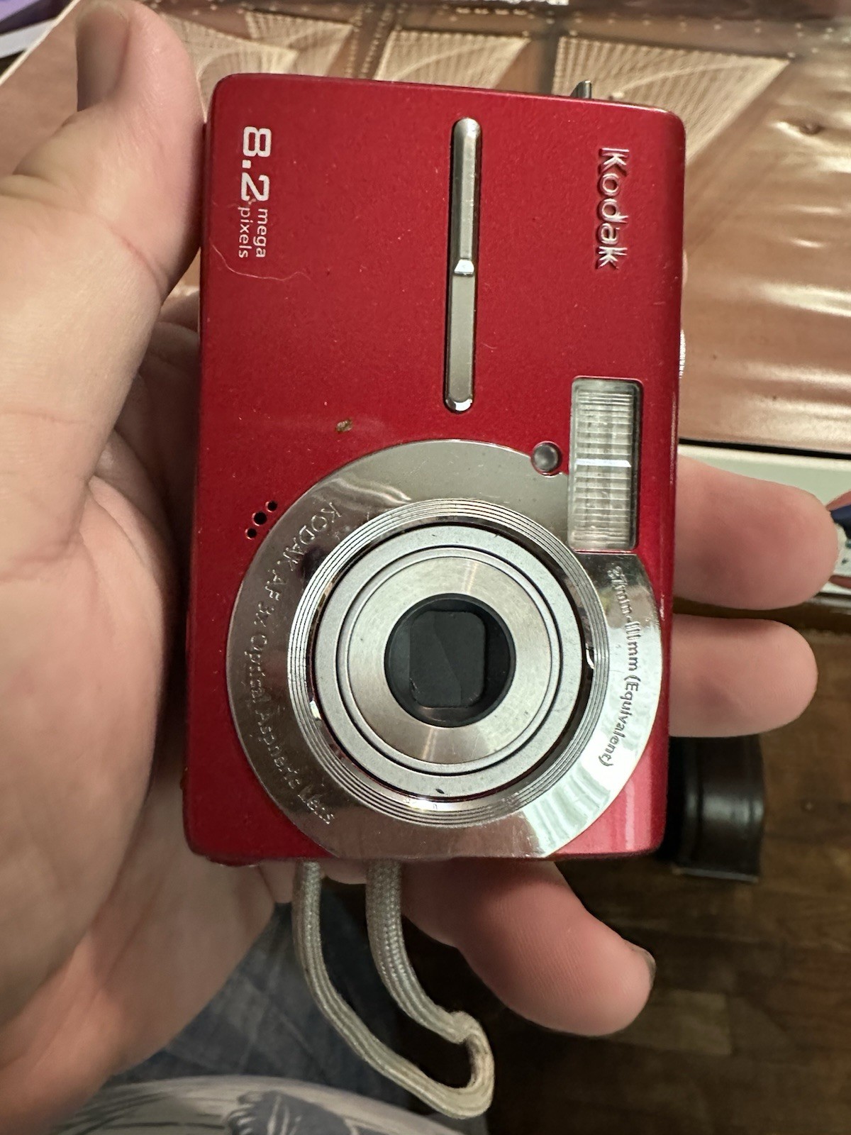 Digital Camera - Kodak EasyShare M853 8.2MP Compact - Red - Works Great
