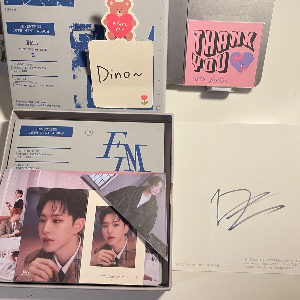 Seventeen Dino signed FML